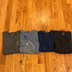 Bundle of 4 Sonoma Men’s T Shirts. Size Small. EUC